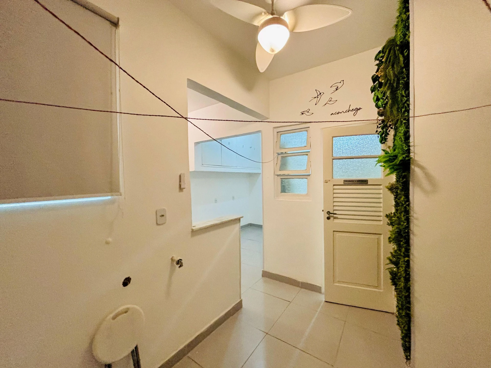 Wood or laminate floors in a 3-bedroom apartment, 110 m² — photo 23