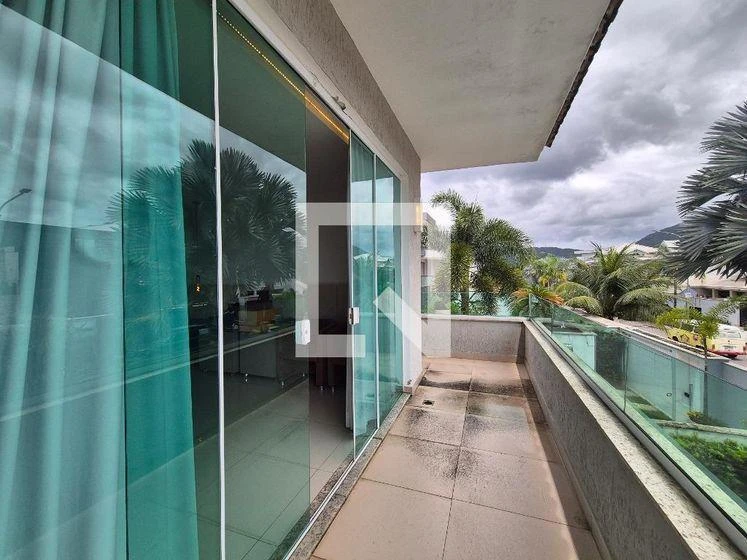5-bedroom house with a bathtub in Rio de Janeiro — photo 15