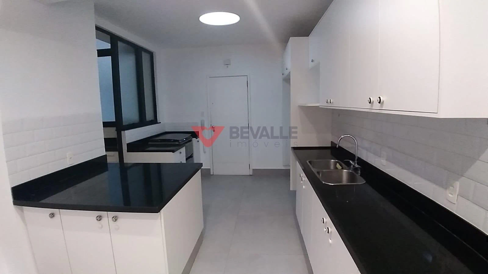Rental apartment with 3 bedrooms, balcony, 3 baths — photo 12
