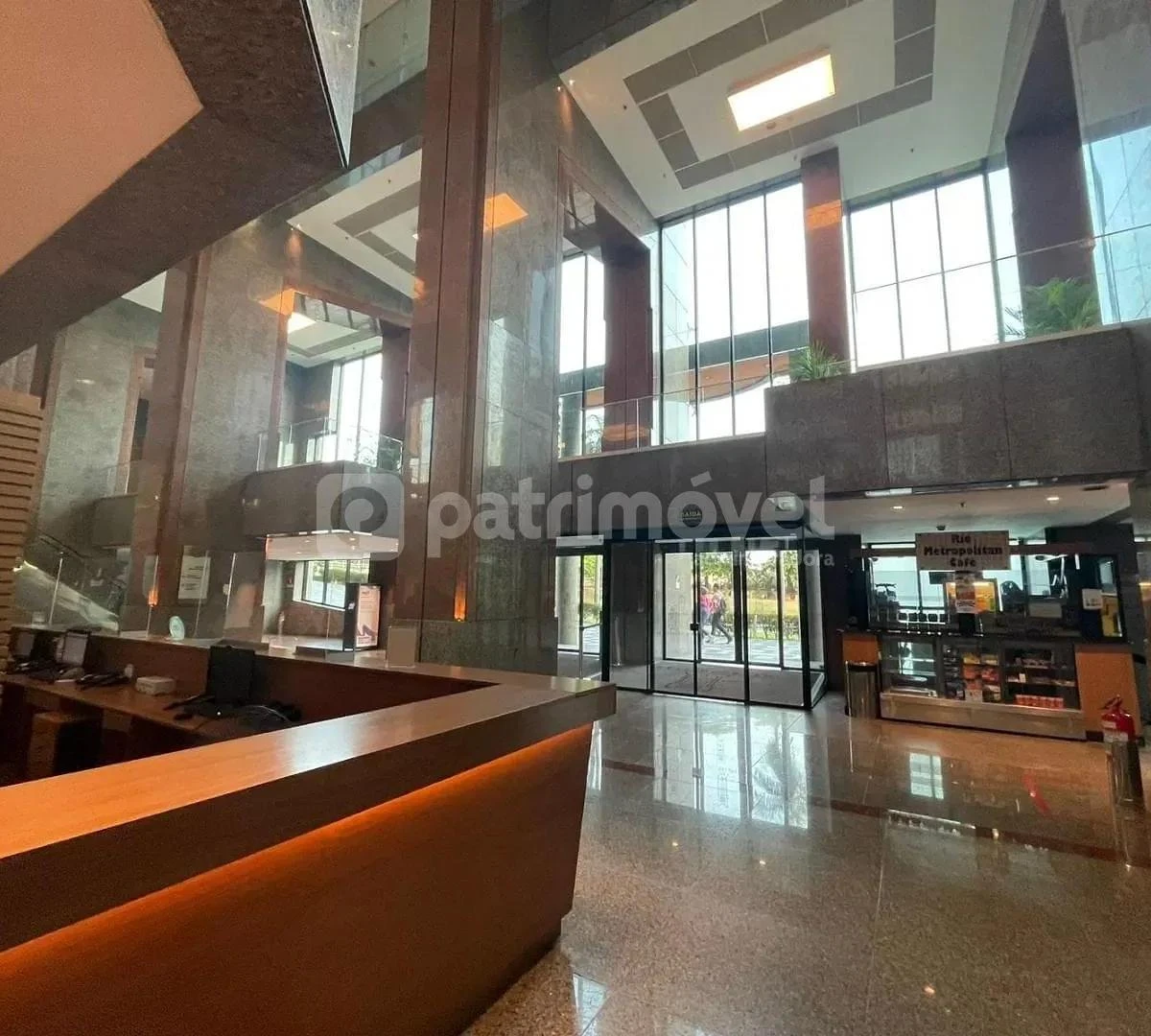 Apartamento de 957 m² com janelas do chão ao teto e vista — photo 19