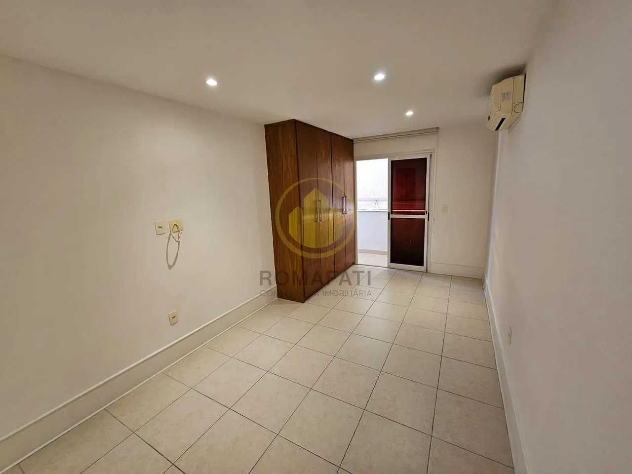 Apartamento sem mobília com 3 quartos e 4 banheiros — photo 5