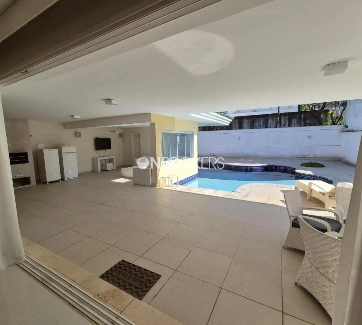 Casa amueblada con 4 suites y 600 m² y 3 plazas — photo 17
