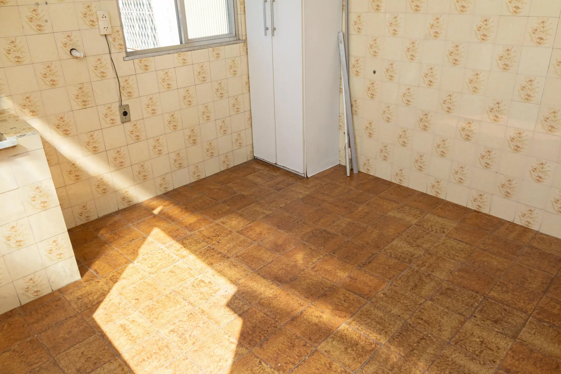2-bedroom rental apartment with 1 bathroom and parking — photo 35