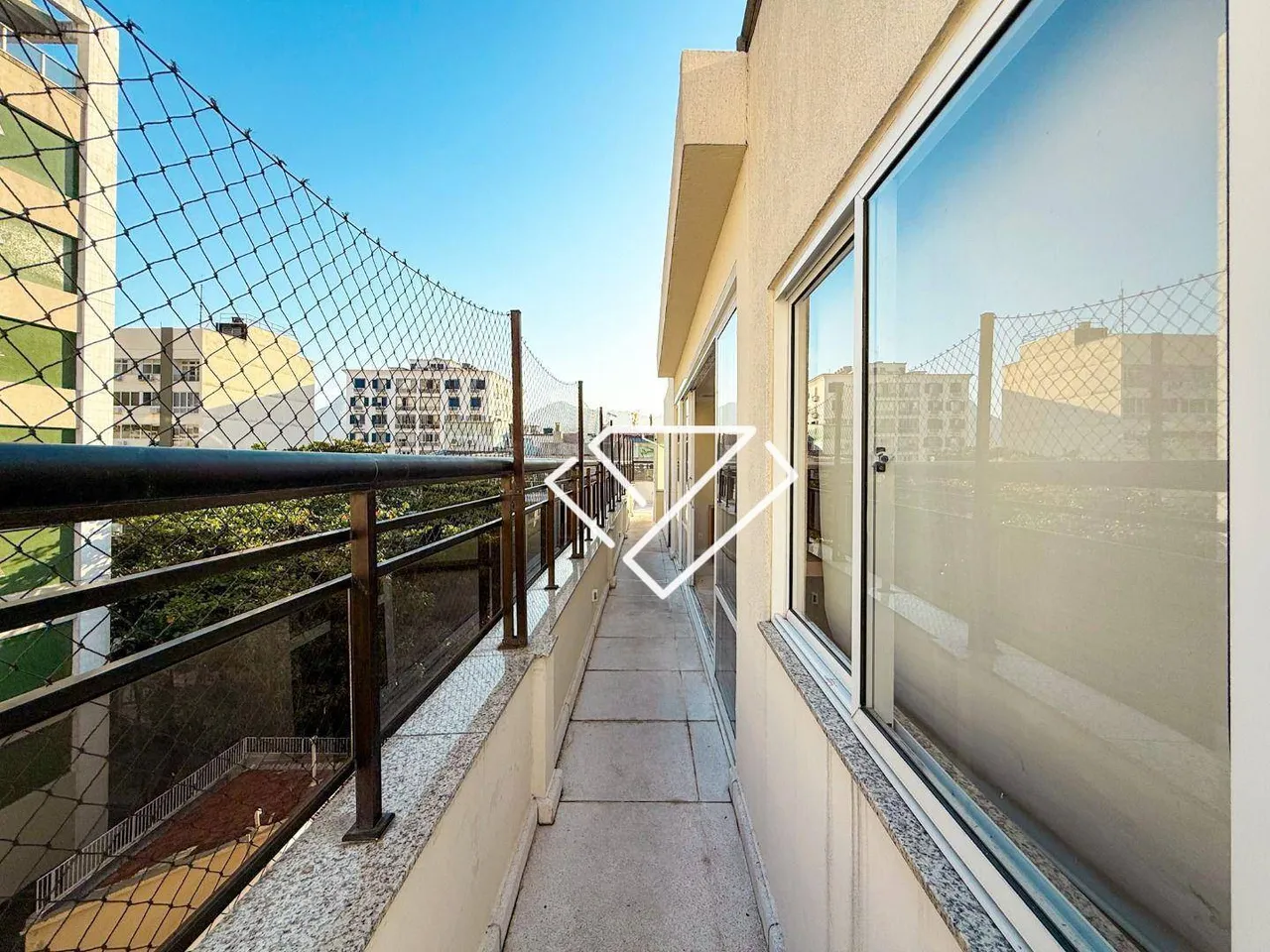 Apartamento com 4 quartos, 3 banheiros e varanda fechada — photo 10