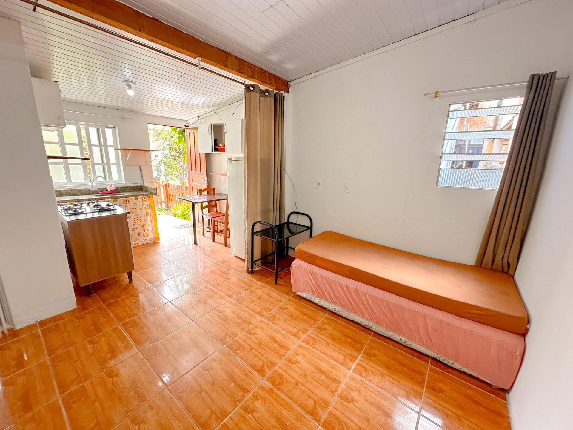 Furnished studio with 1 bedroom and private garden — photo 17