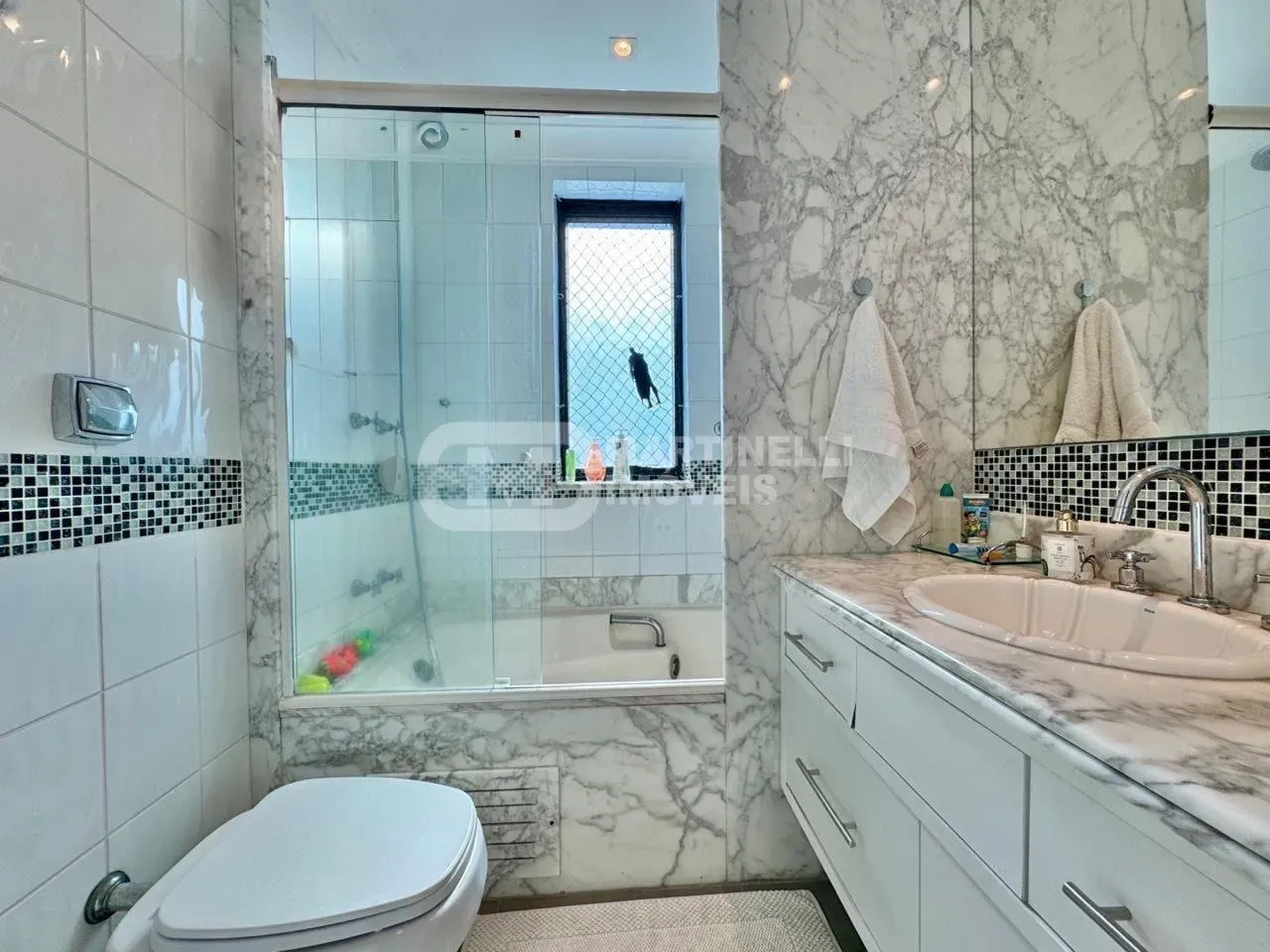 Furnished apartment with 4 bedrooms and open-plan kitchen — photo 3