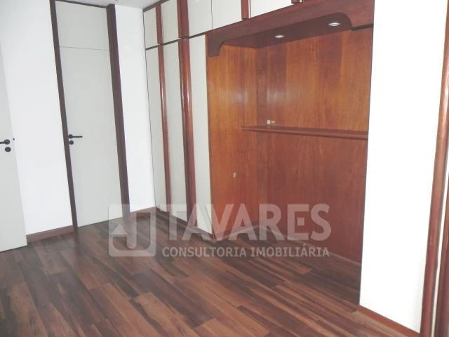 3-bedroom apartment with a home office — photo 3