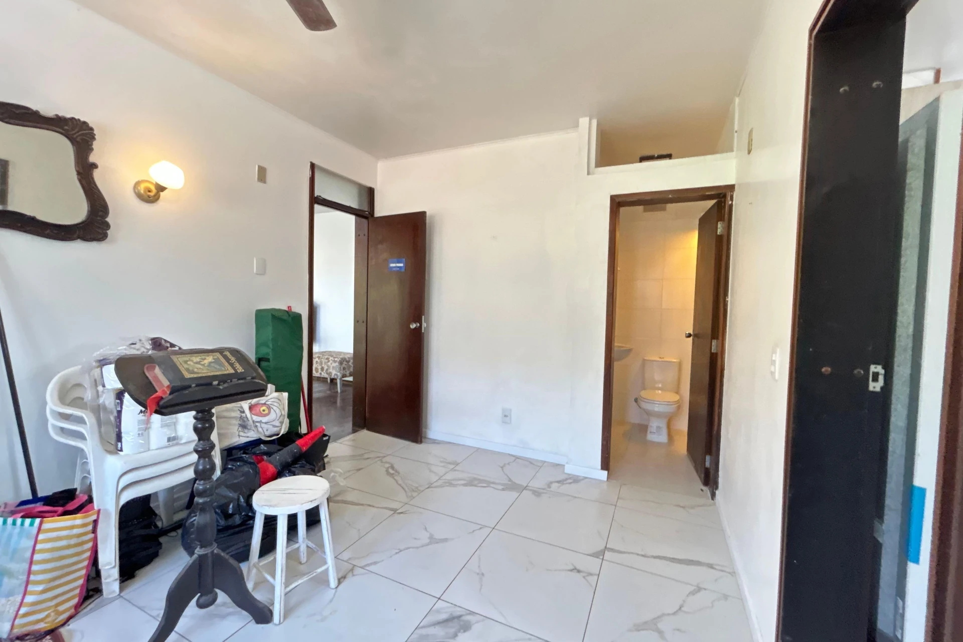 300 m² house with a jacuzzi and a bathtub — photo 18