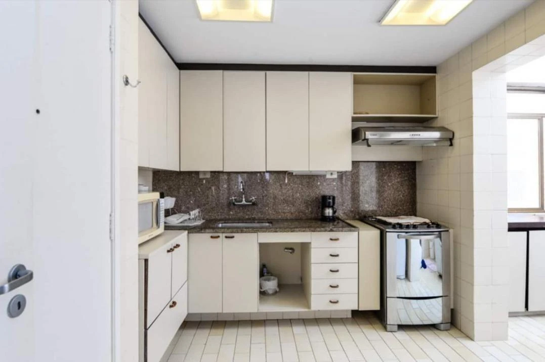 Furnished 2-bedroom apartment with 2 parking spots — photo 2