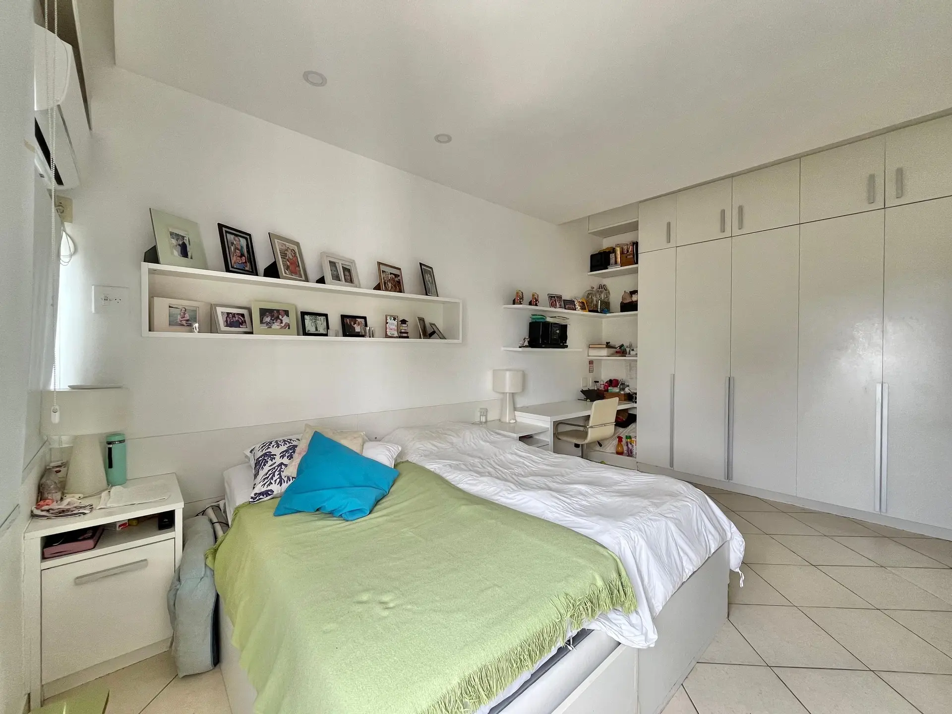 Furnished apartment, 450 m², with a water view — photo 65