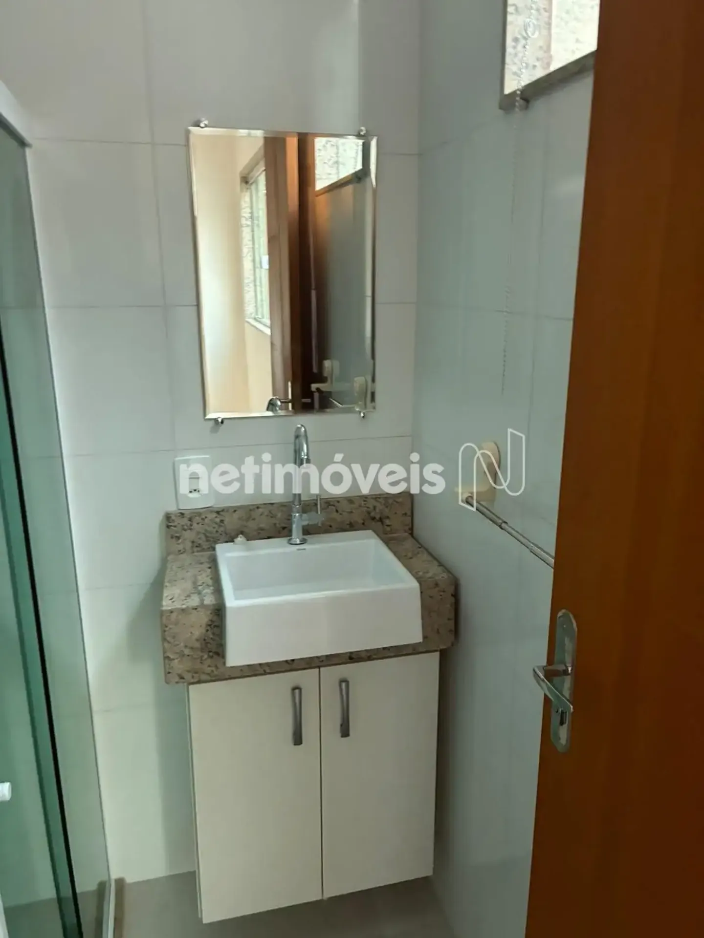 Ground-floor 1-bedroom apartment with open-plan kitchen — photo 6