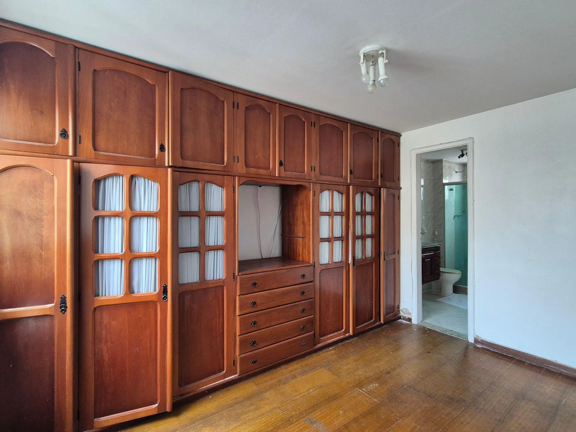 Rental apartment with 4 bedrooms and 3 en-suite baths — photo 15