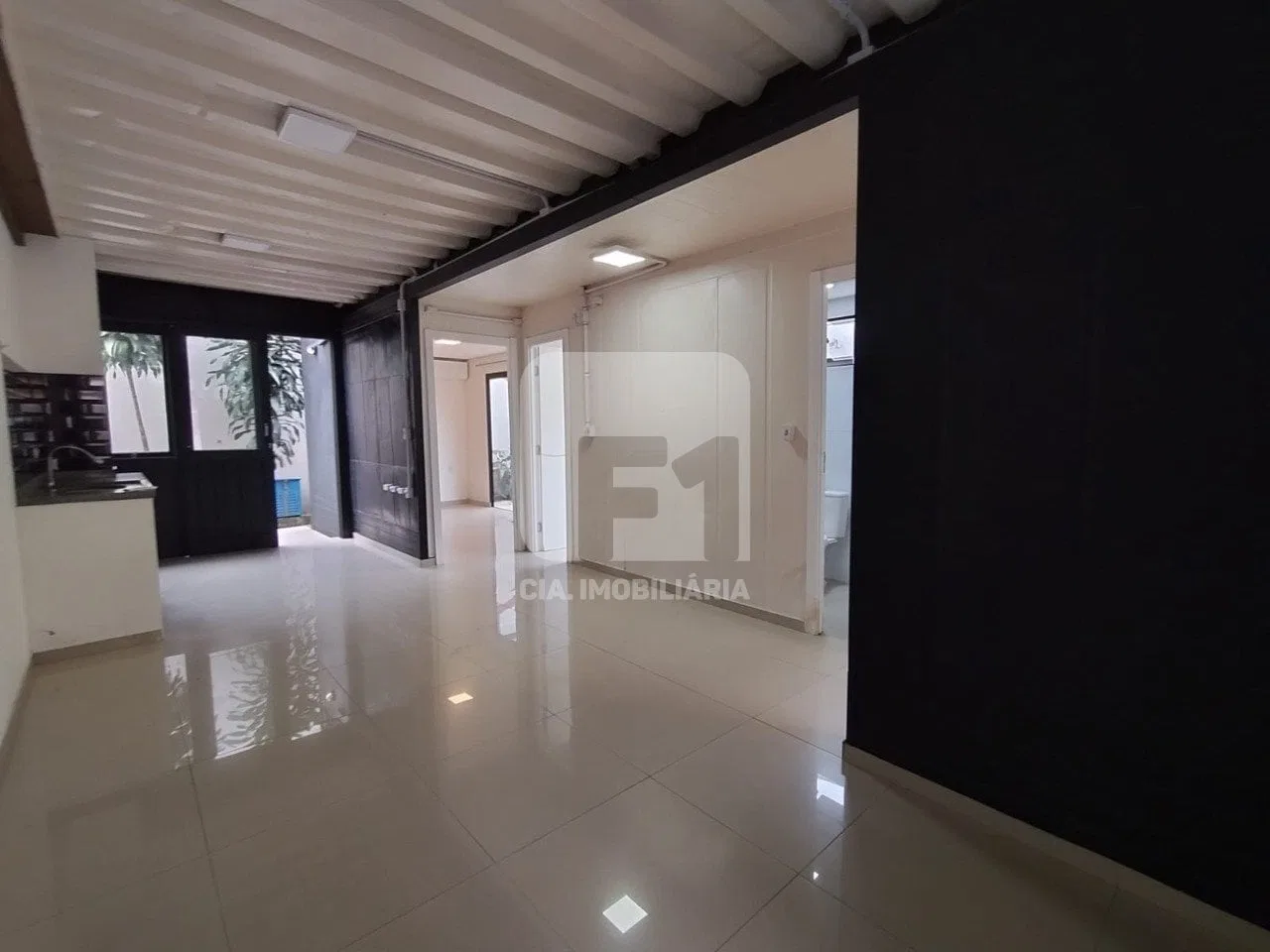 Unfurnished house with 2 bedrooms and a private garden