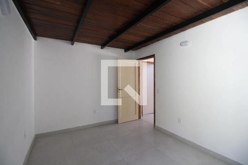 Rental house with 4 bedrooms and 340 m² — photo 29