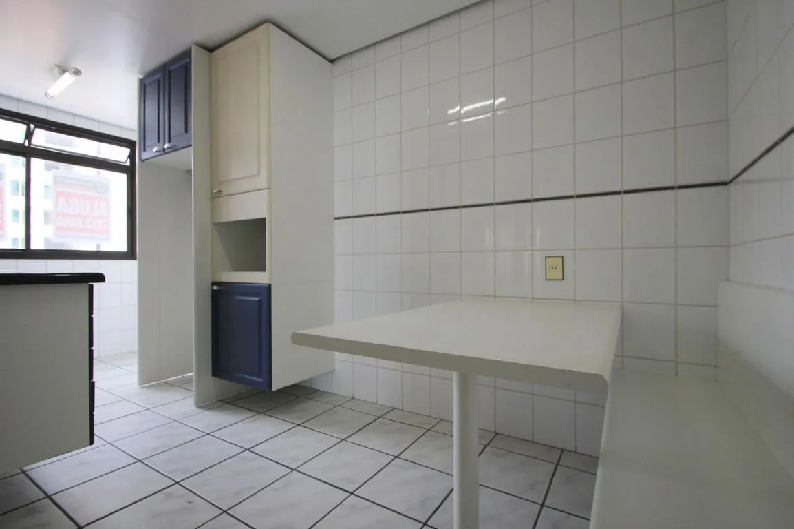 113 m² apartment with a bathtub and a water view — photo 31