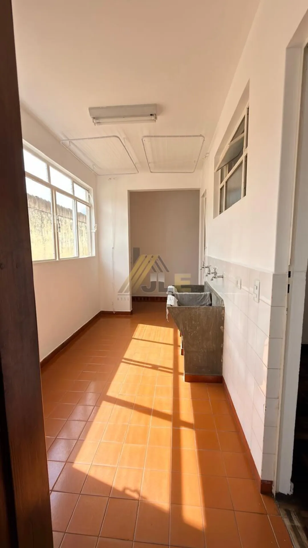 3-bedroom apartment with a home office in Curitiba — photo 17