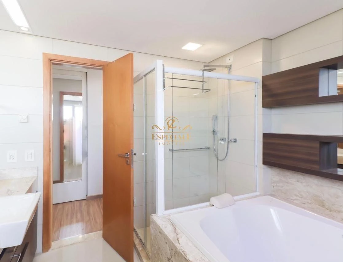 3-bedroom apartment in a building with a sauna — photo 5