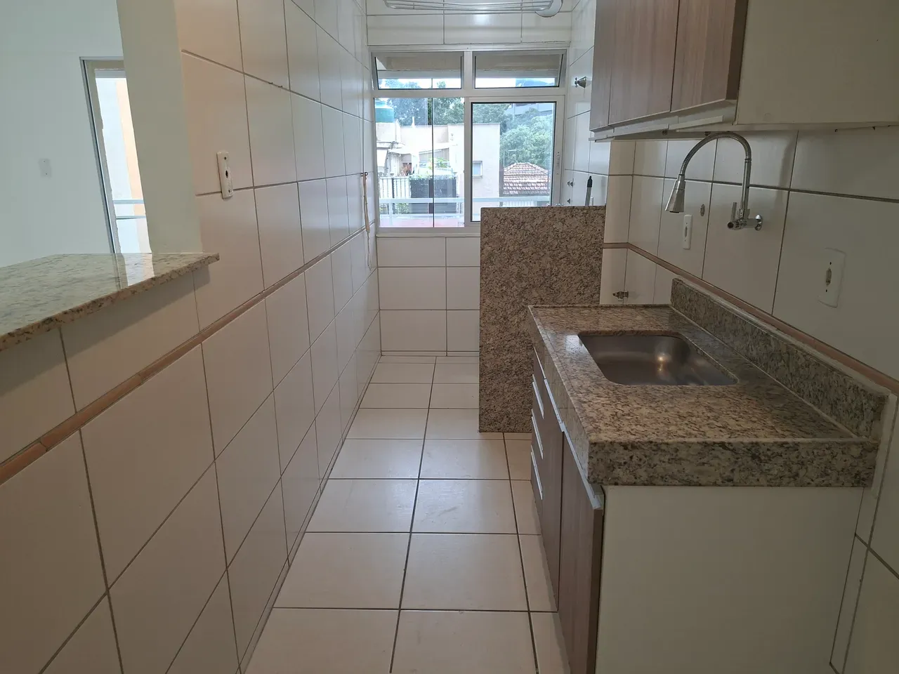 2-bedroom apartment with suite and private garden — photo 5
