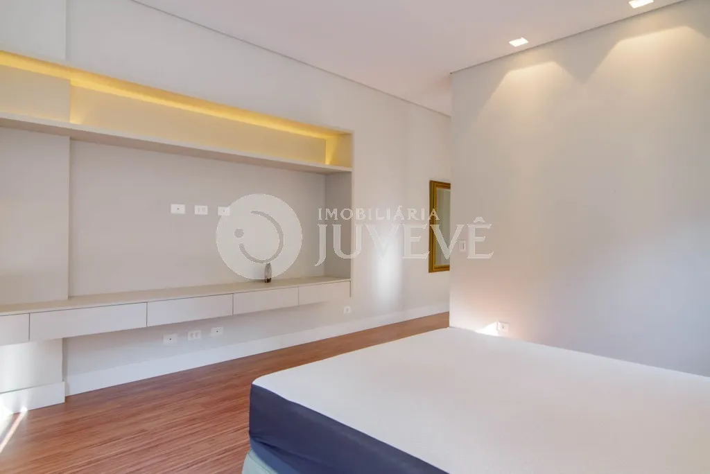 Furnished apartment, 104 m², with a glass-enclosed balcony — photo 37