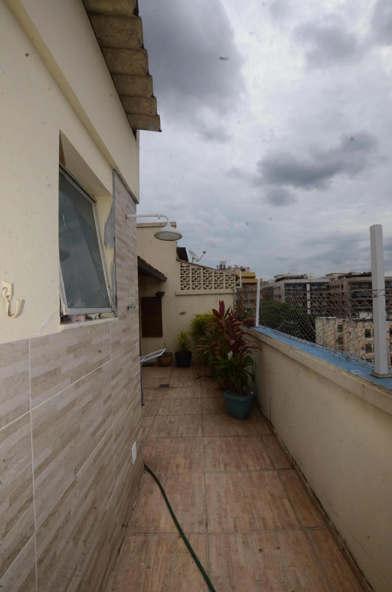 Furnished apartment, 126 m², with a grill on the balcony — photo 25