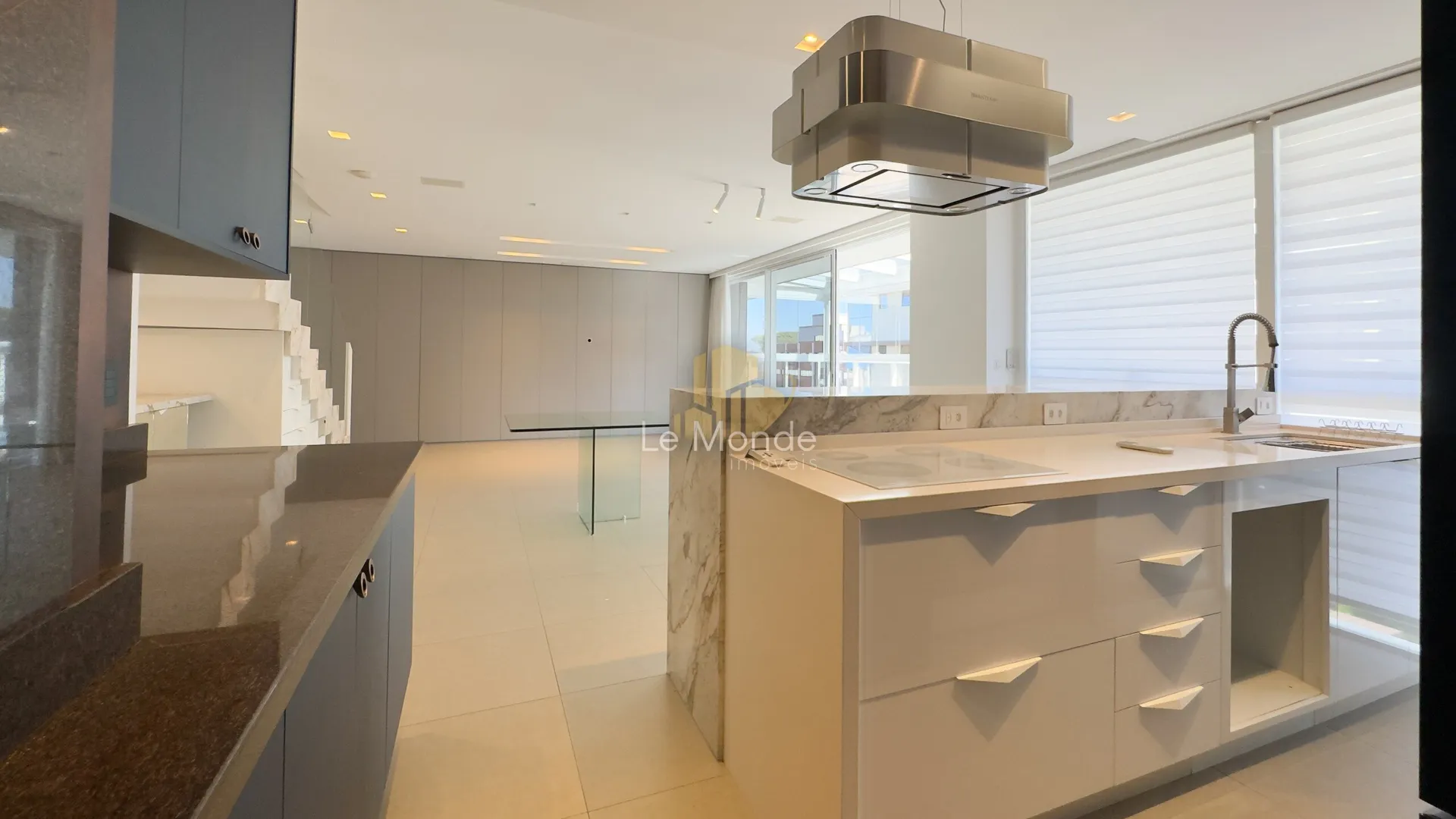 Duplex apartment with 3 bedrooms and 156 m² — photo 13
