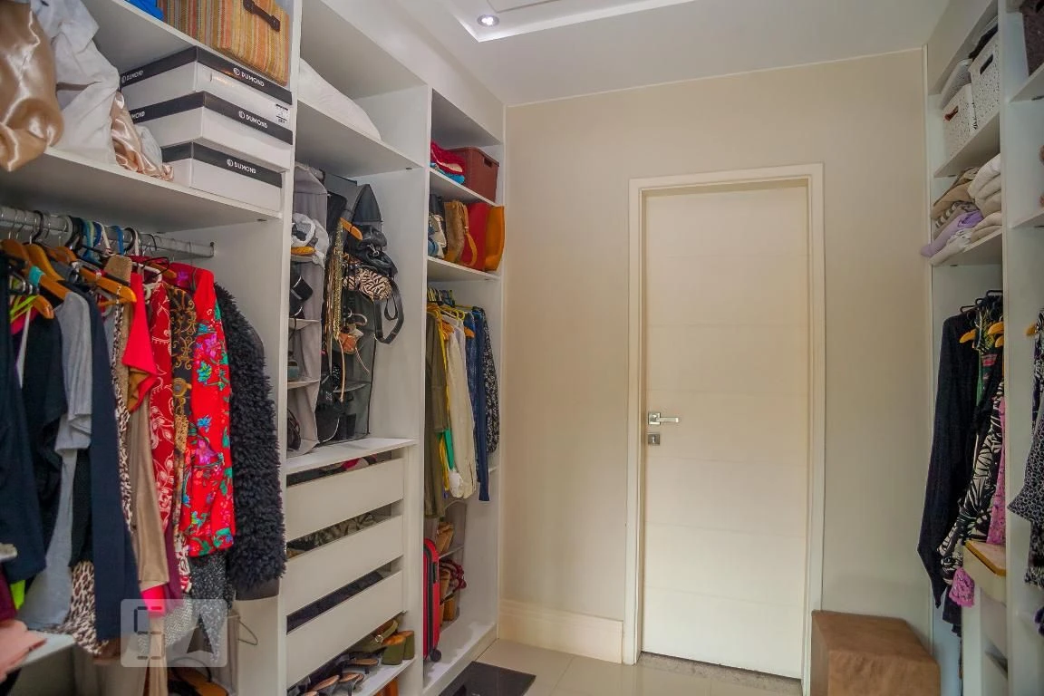 Власний басейн та 4 спальні: будинок 330 м² — photo 5