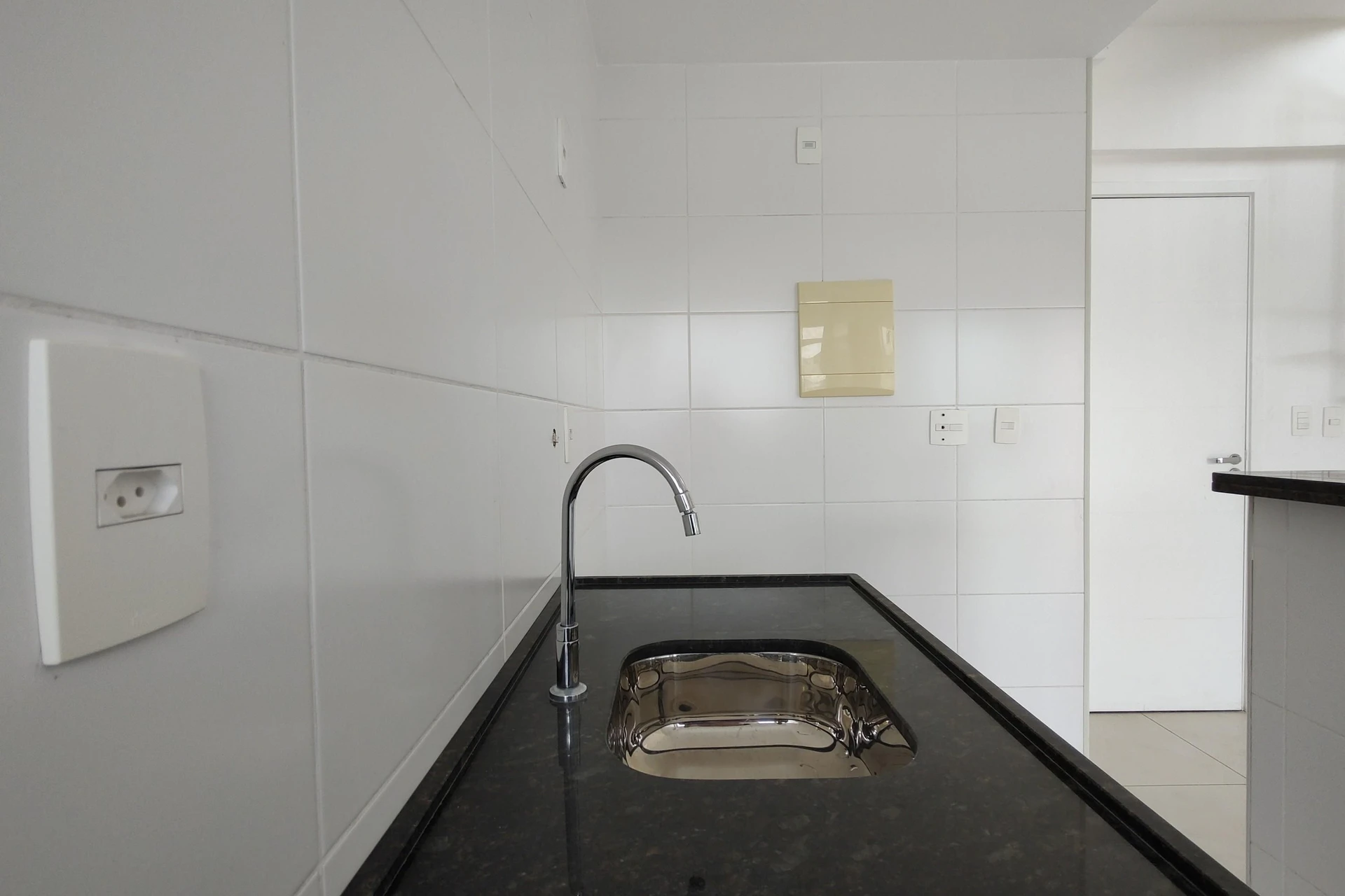 Apartment with 2 bedrooms, balcony and 1 parking space — photo 26