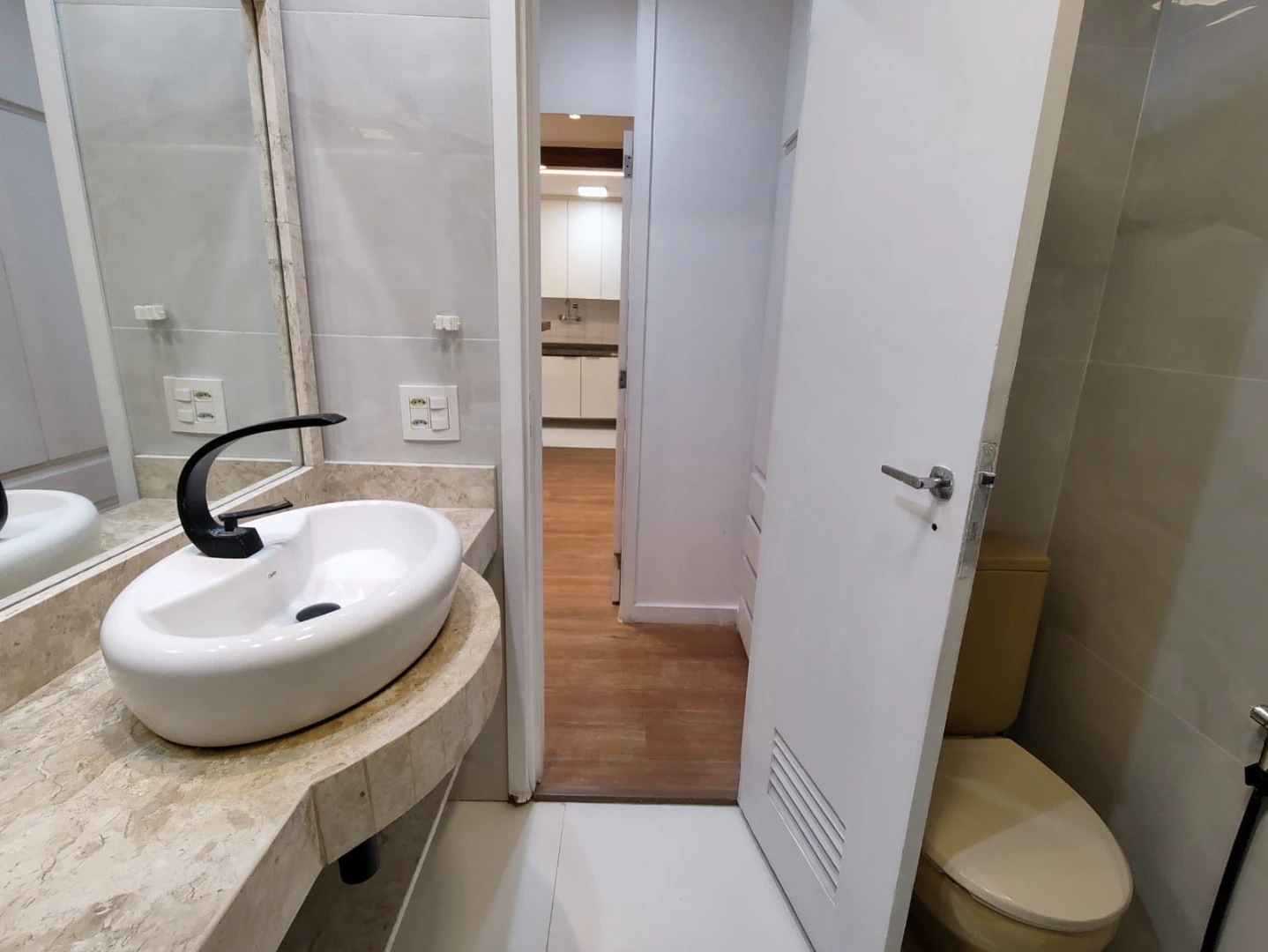 One-bedroom apartment with a water view — photo 16