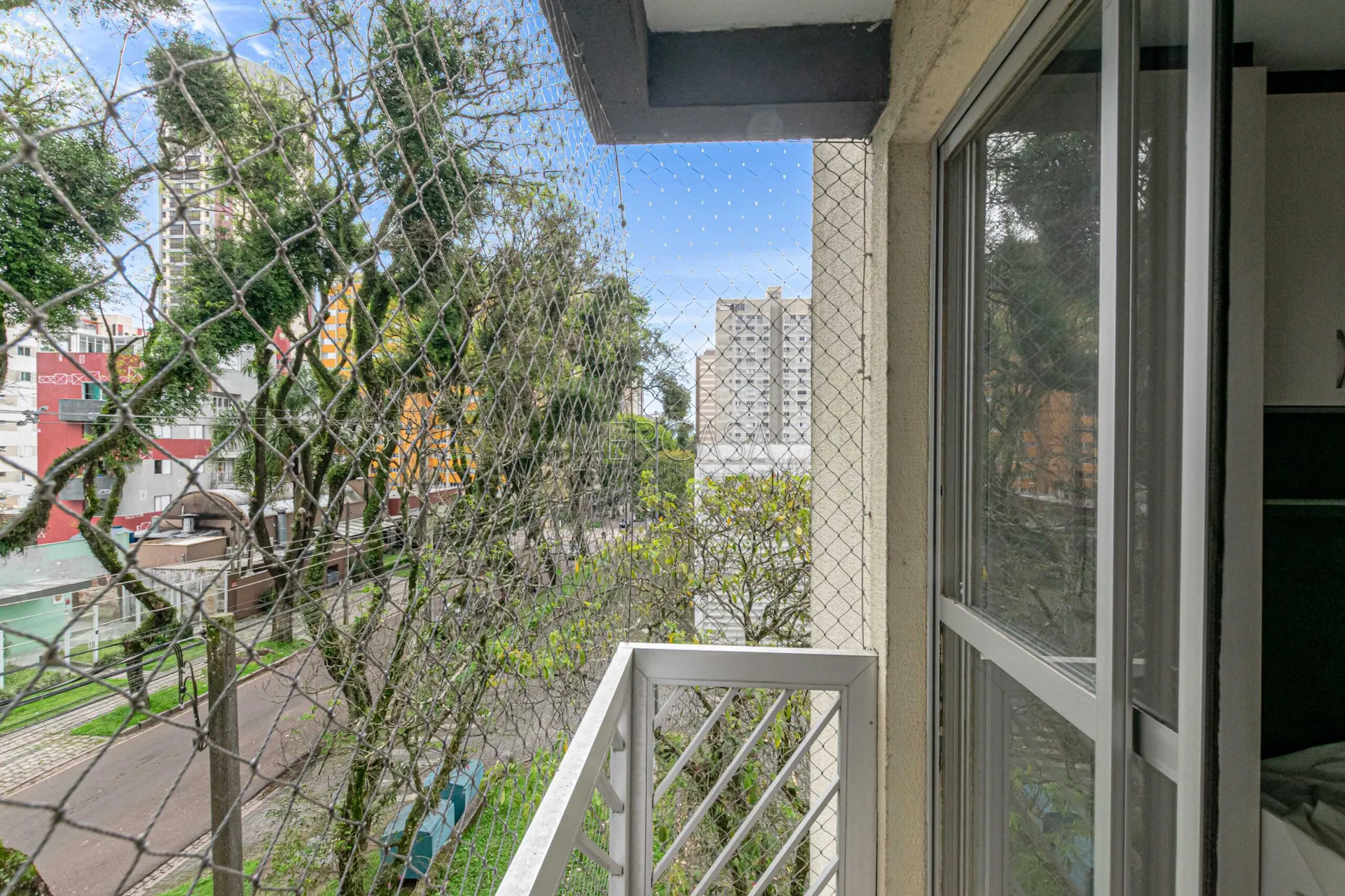One-bedroom, 31 m² apartment in Curitiba — photo 3
