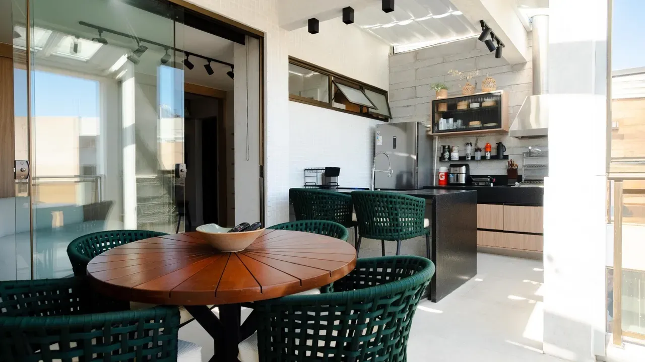 2 quartos e janelas do piso ao teto: apartamento de 110 m² — photo 3