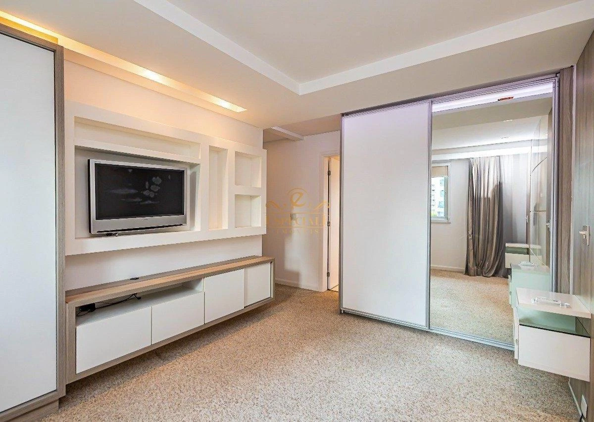 Apartamento, 193 m², com banheira — photo 17