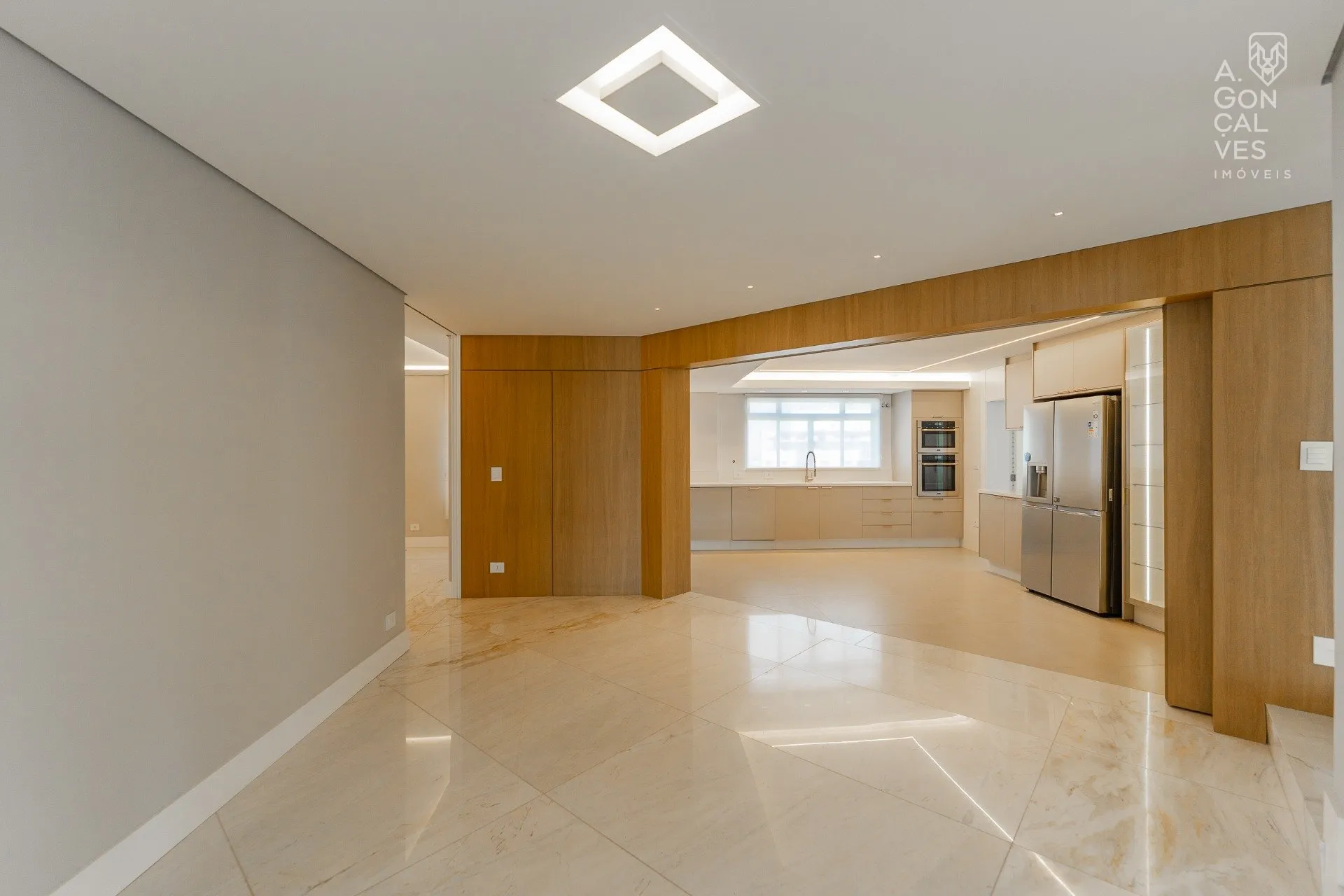 479 m² apartment with 4 bedrooms and 4 parking spaces — photo 20