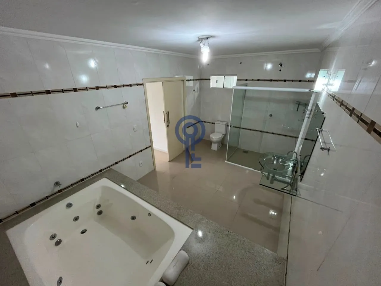 Furnished house, 200 m², with a walk-in closet — photo 26