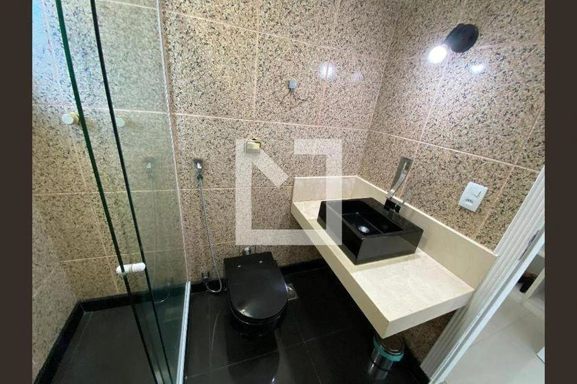 Unfurnished 4-bedroom house with 1000 m² and parking — photo 33