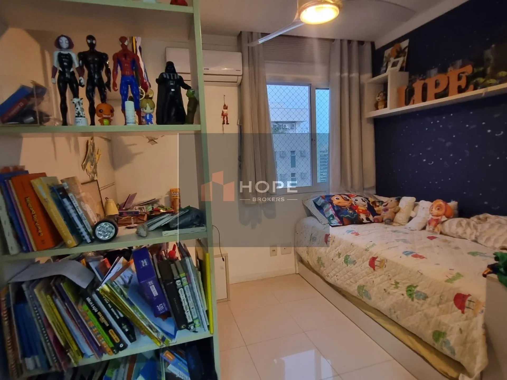 Walk-in closet in a 3-bedroom apartment, 200 m² — photo 14