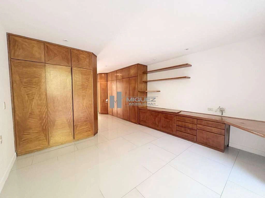 273 m² triplex house with 3 parking spaces and 5 baths — photo 6