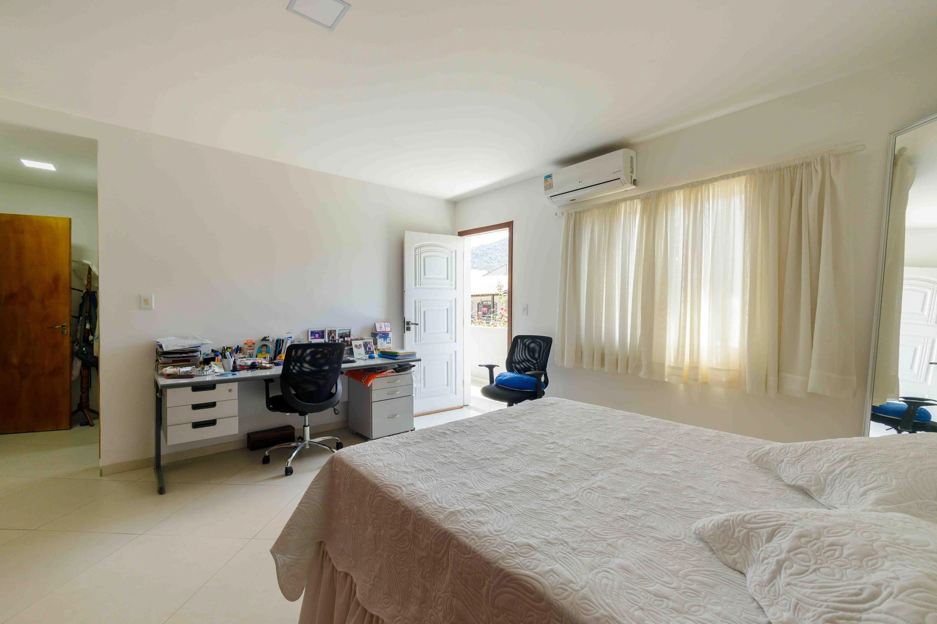 Furnished house with 5 bedrooms and a private BBQ — photo 14