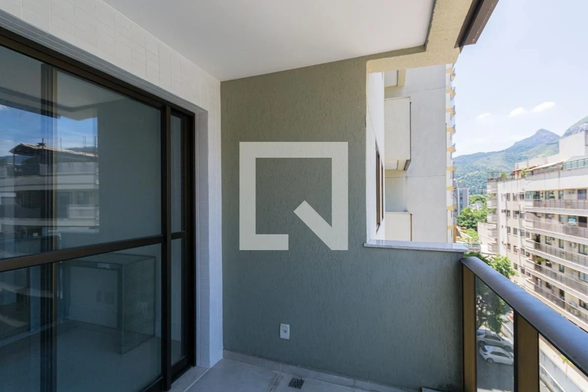 One-bedroom apartment with a mountain view in Rio de Janeiro — photo 30