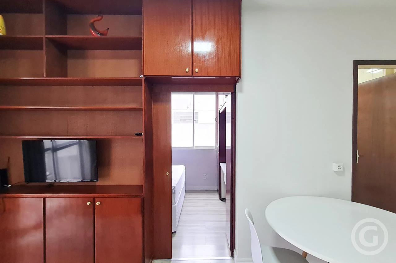 37 m² apartment with 1 bedroom and a glass shower — photo 19
