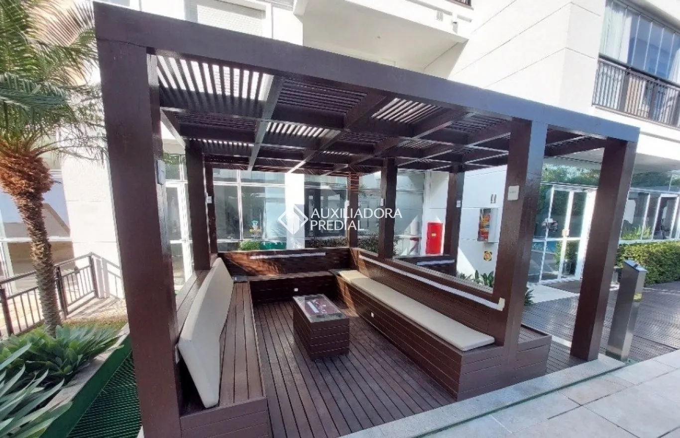 Apartment with open-plan kitchen and private garden — photo 17