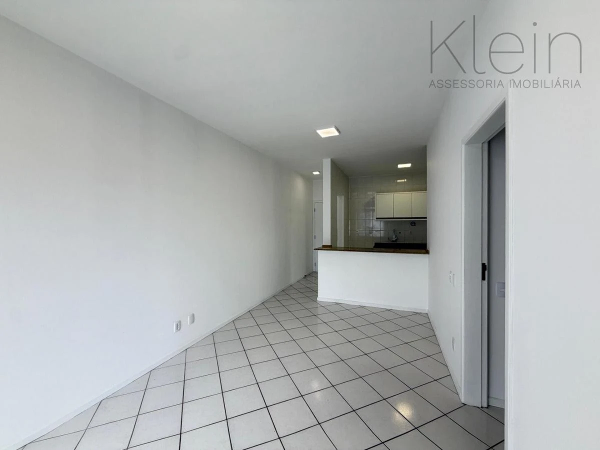 Glass-enclosed balcony in a 3-bedroom apartment, 75 m² — photo 3