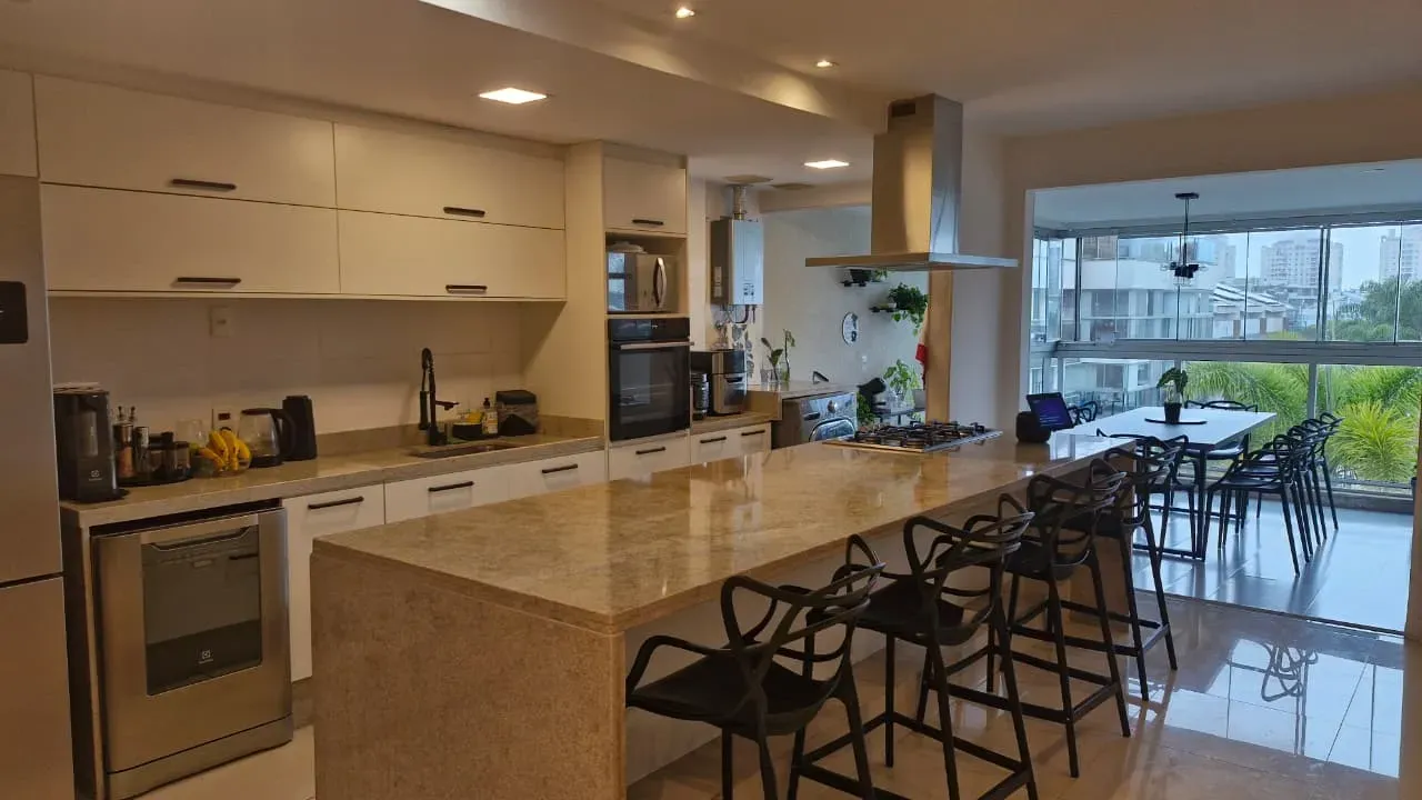 Furnished penthouse with 4 en-suite bedrooms, 186 m² — photo 7