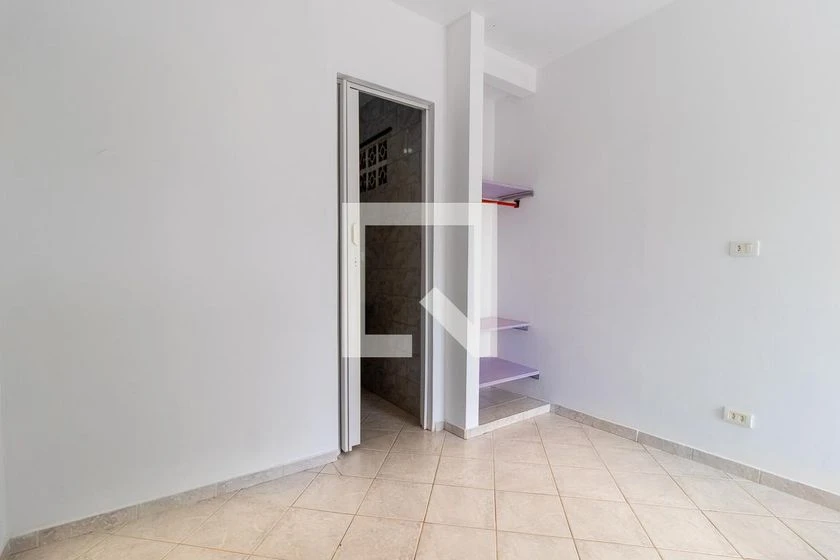 Furnished studio for rent with 1 en-suite and private yard — photo 11