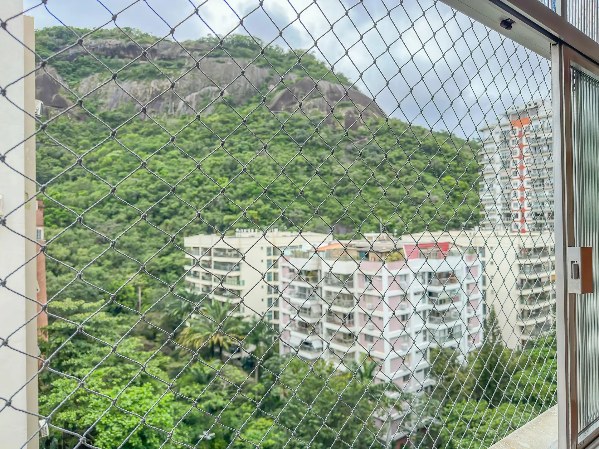 2-bedroom apartment with a glass-enclosed balcony — photo 31