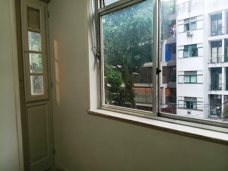 72 m² rental apartment with 2 bedrooms and glass balcony — photo 18