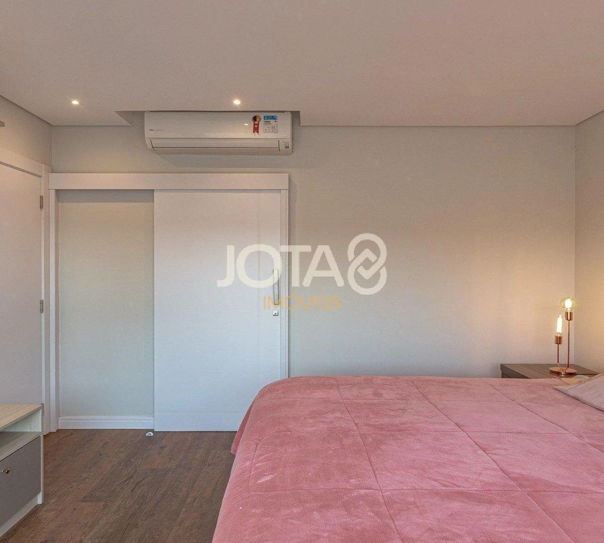 Мебльований будинок 283 м² з відкритою кухнею — photo 27