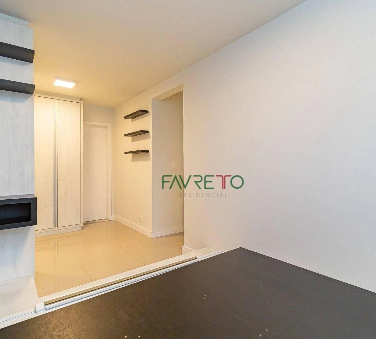 One-bedroom apartment in a building with a pool — photo 9