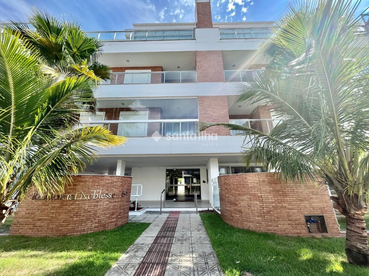 Balcony with a grill in a 2-bedroom apartment, 73 m² — photo 28