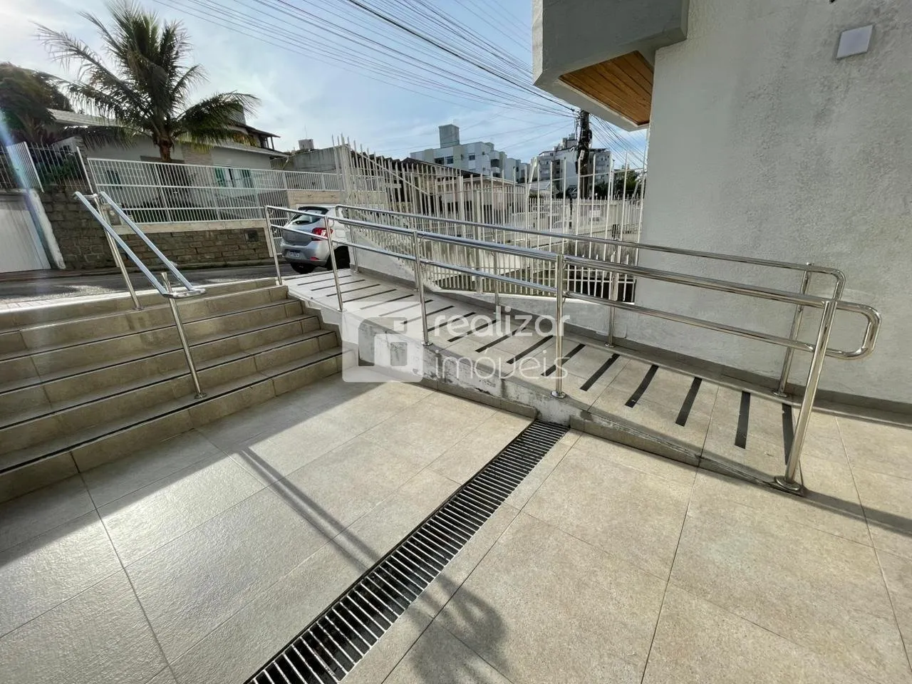 Penthouse with built-in balcony grill and 3 bedrooms — photo 12