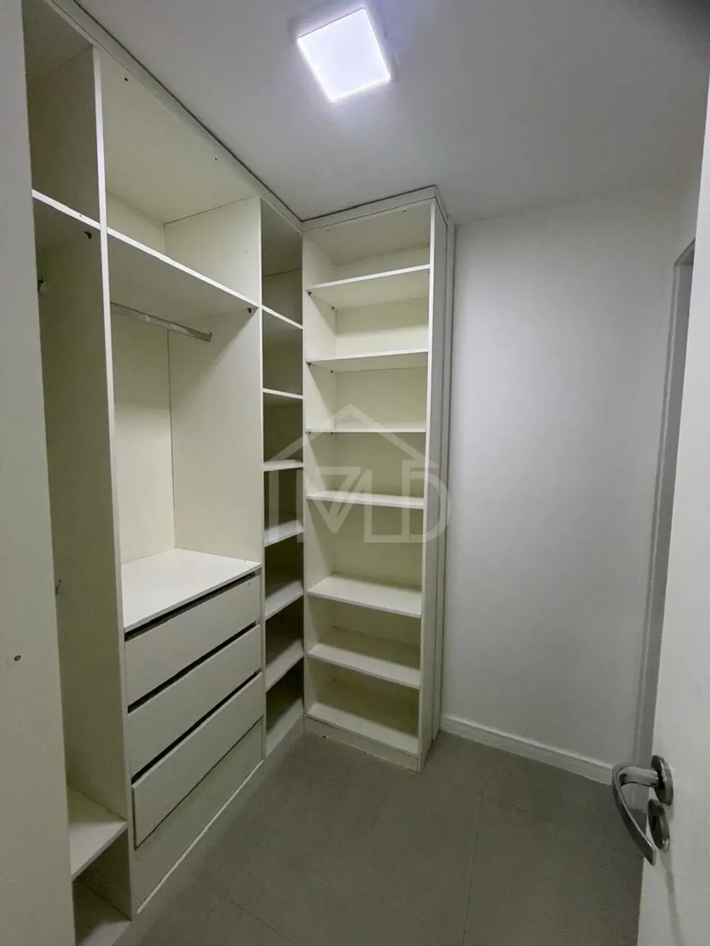 Unfurnished house with 4 bedrooms and 5 baths — photo 34